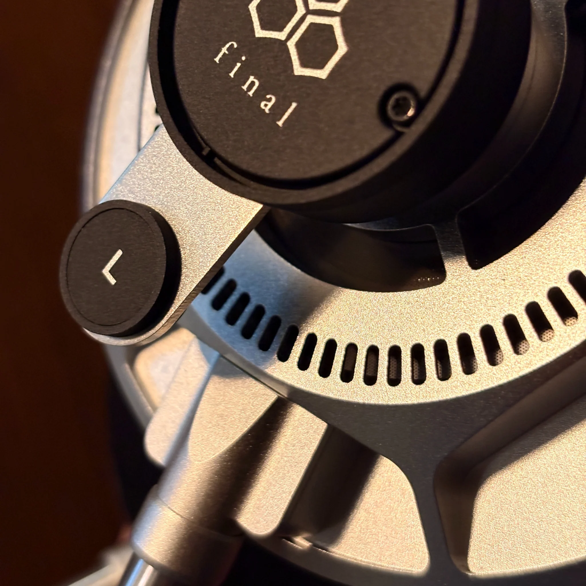 final D8000 DC Pro Headphones - Image 4