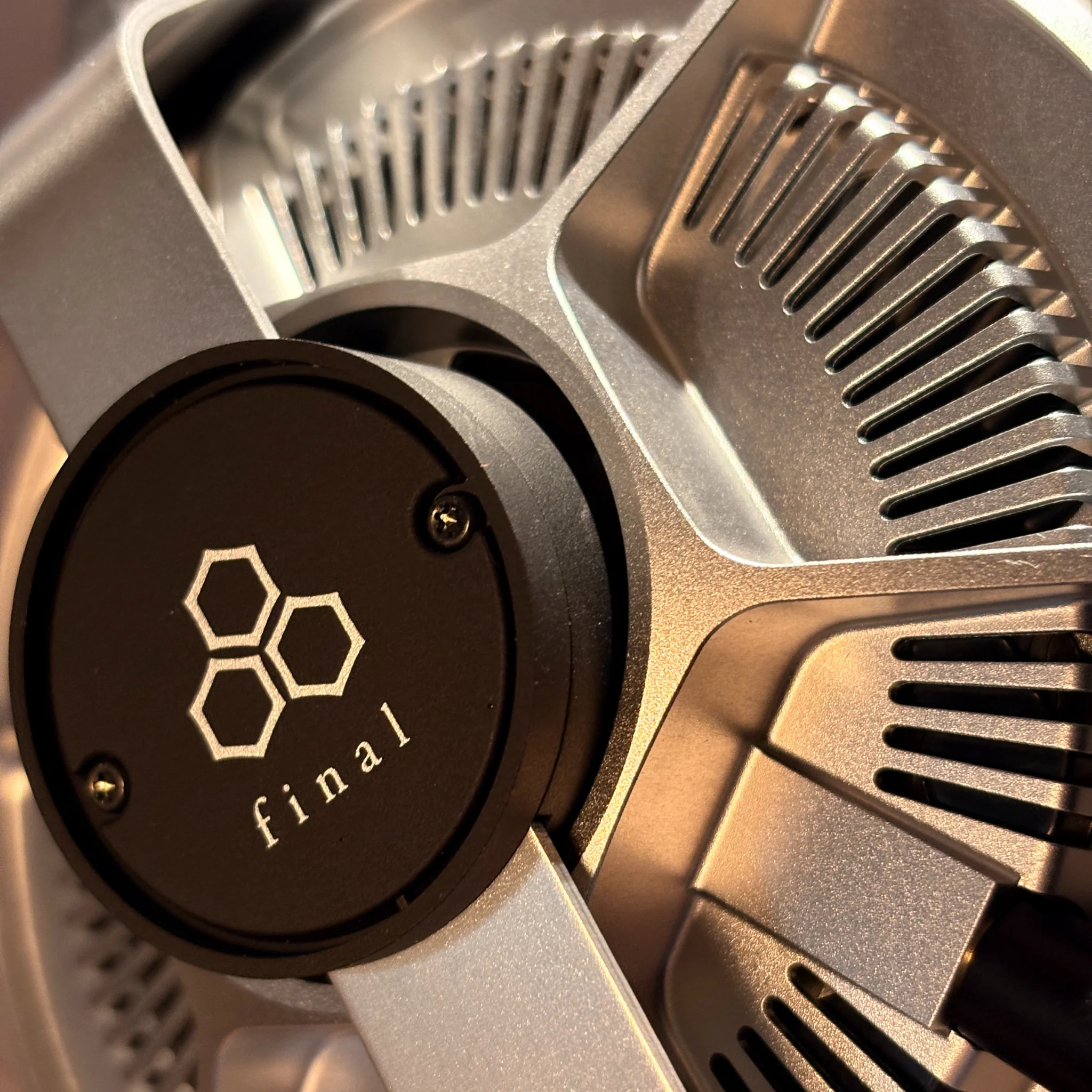 final DX6000 Headphones - Image 3