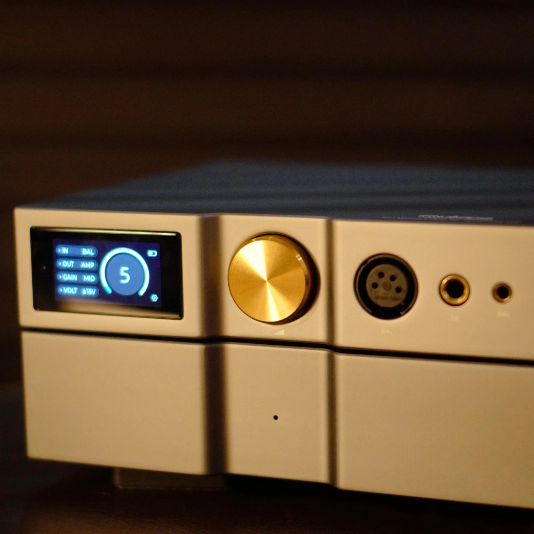 Quloos QH1 Portable Desktop Preamp/Amplifier with LPS Add On - Image 3