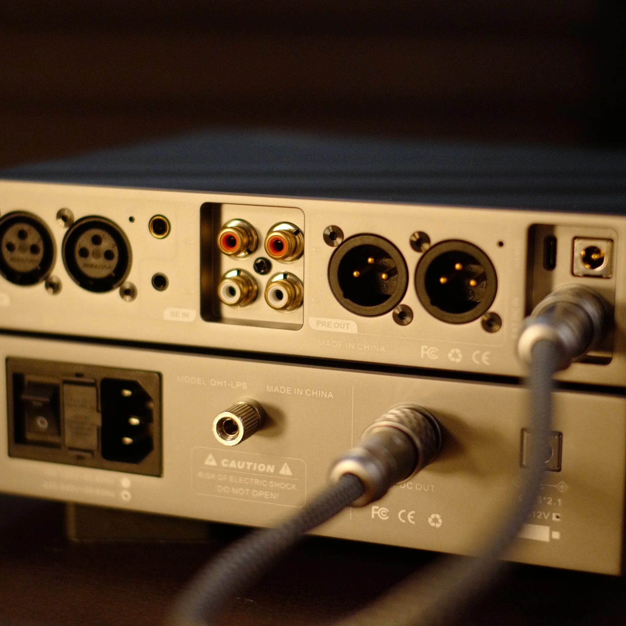 Quloos QH1 Portable Desktop Preamp/Amplifier with LPS Add On - Image 4